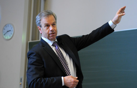 Sentralbanksjef Øystein Olsen, NHH april 2011 (Foto: Hallvard Lyssand)