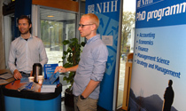 Karrieredagen 2010 NHH PhD-stand (Foto: Hallvard Lyssand)